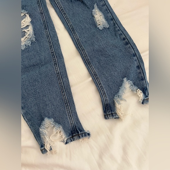 Distressed Jeans - Picture 4 of 10